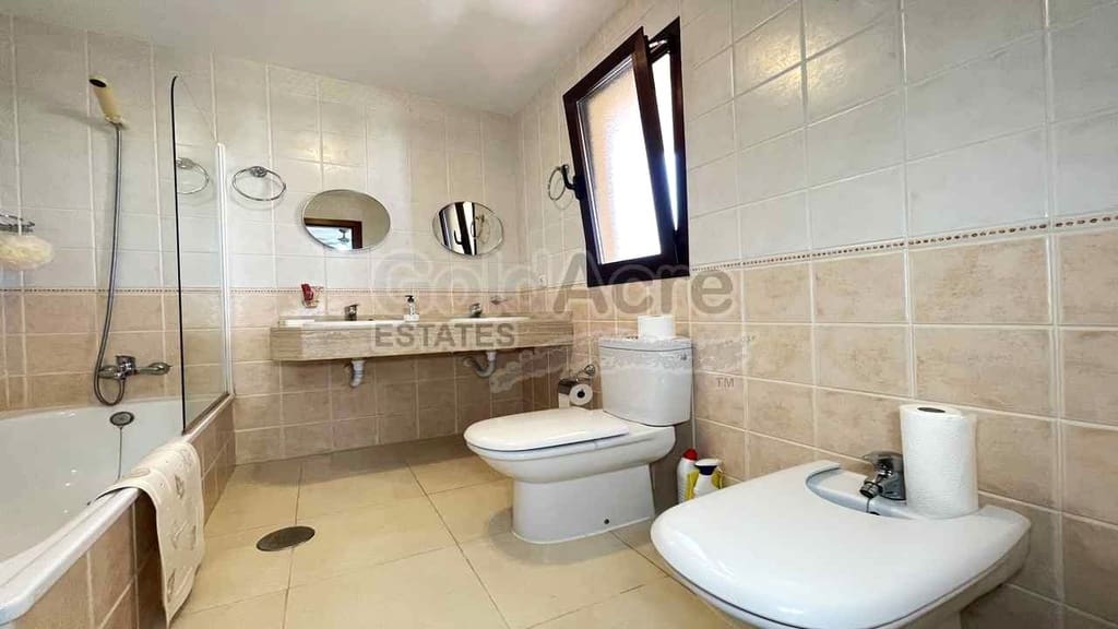 4 quarto Moradia para venda em Corralejo com piscina garagem - 395 000 € (Ref: 10026639)