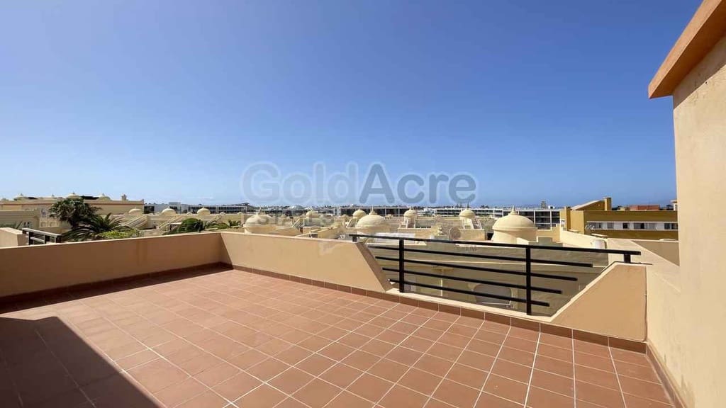 4 quarto Moradia para venda em Corralejo com piscina garagem - 395 000 € (Ref: 10026639)