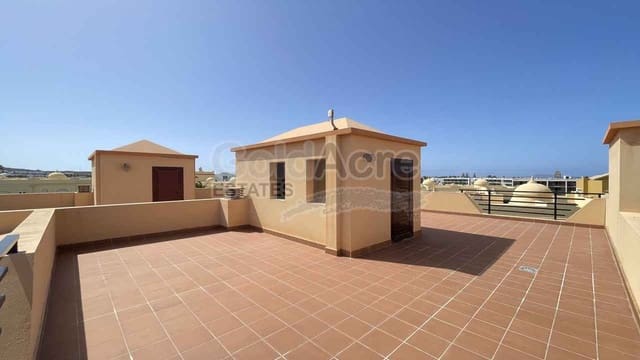 4 quarto Moradia para venda em Corralejo, La Oliva com piscina garagem - 395 000 € (Ref: 10026639)