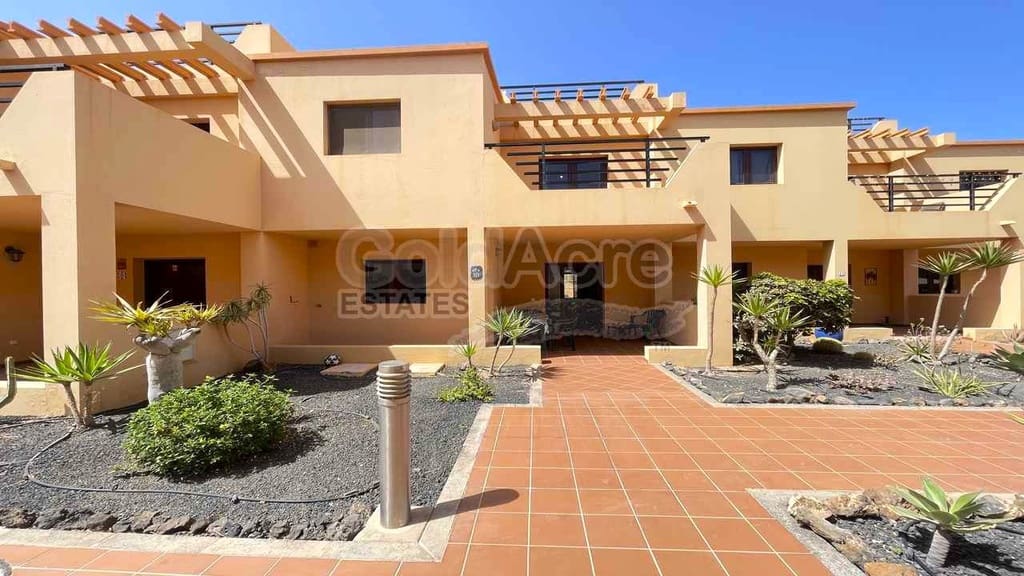 4 quarto Moradia para venda em Corralejo com piscina garagem - 395 000 € (Ref: 10026639)