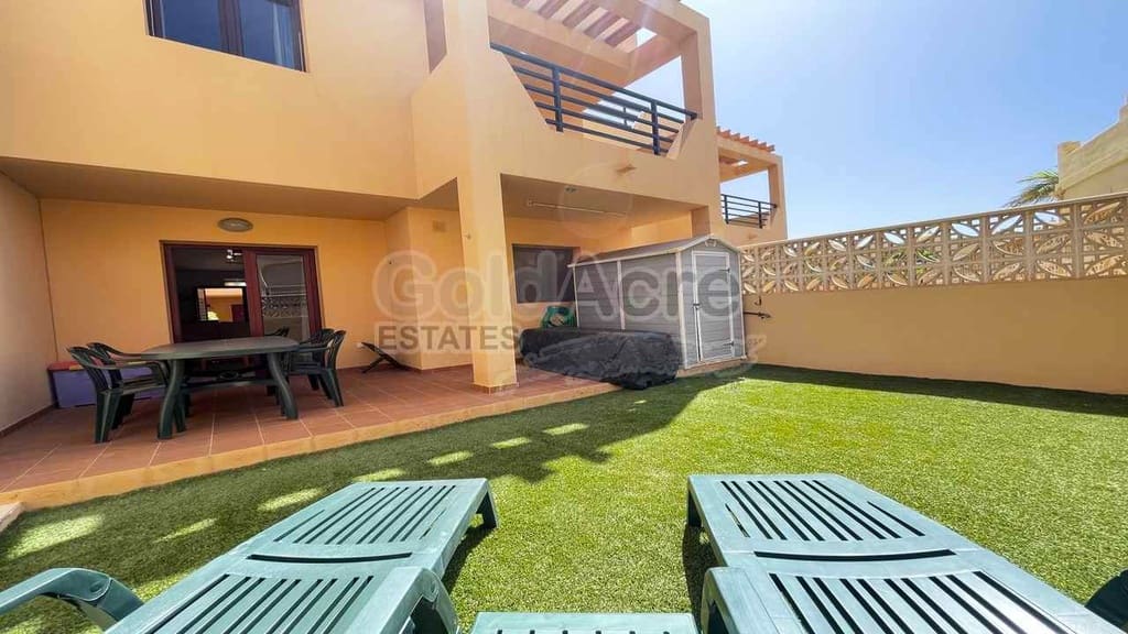 4 quarto Moradia para venda em Corralejo com piscina garagem - 395 000 € (Ref: 10026639)