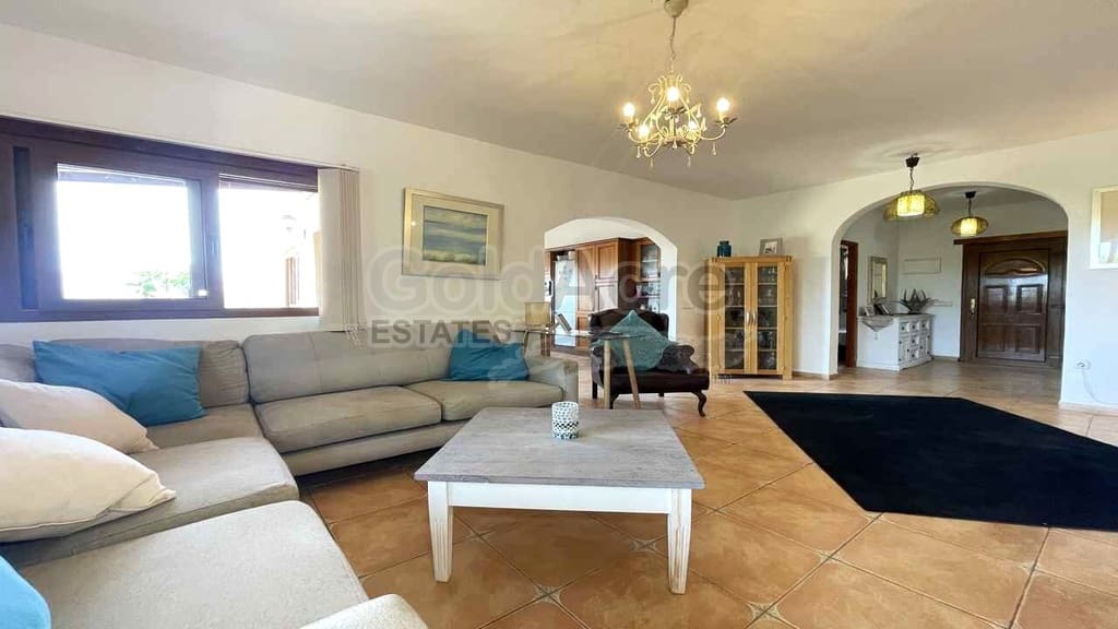 Chalet de 3 habitaciones en Lajares en venta con piscina garaje - 495.000 € (Ref: 10027674)