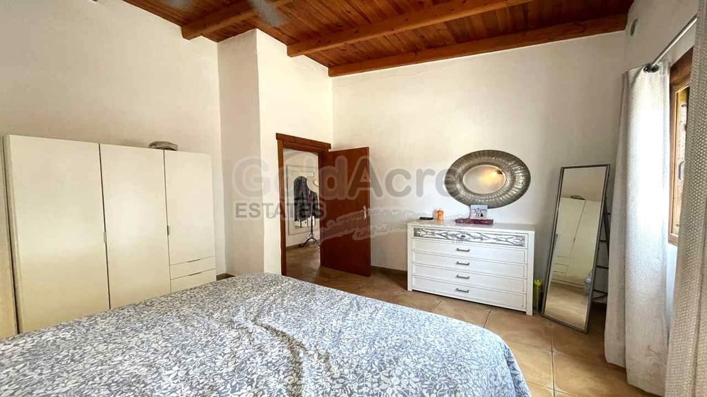 Chalet de 3 habitaciones en Lajares en venta con piscina garaje - 495.000 € (Ref: 10027674)