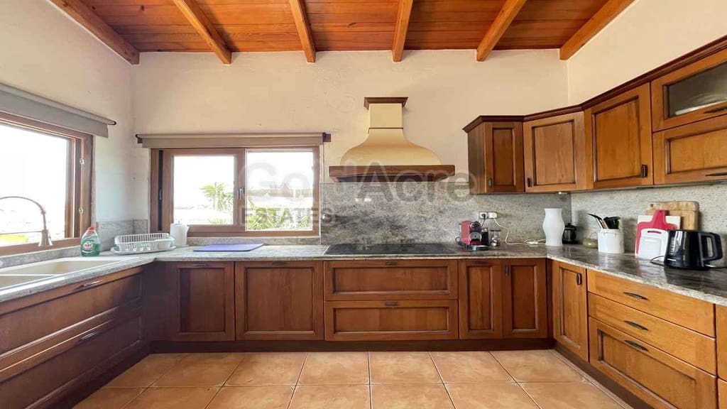 Chalet de 3 habitaciones en Lajares en venta con piscina garaje - 495.000 € (Ref: 10027674)