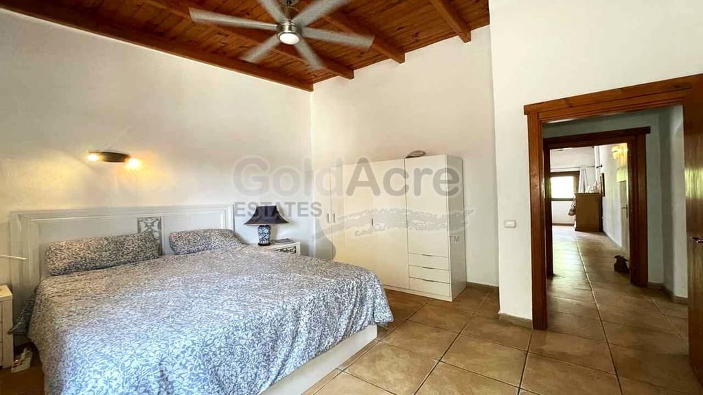 Chalet de 3 habitaciones en Lajares en venta con piscina garaje - 495.000 € (Ref: 10027674)