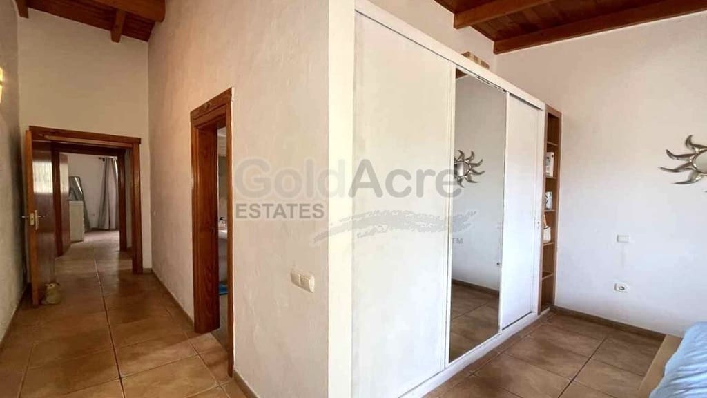 Chalet de 3 habitaciones en Lajares en venta con piscina garaje - 495.000 € (Ref: 10027674)
