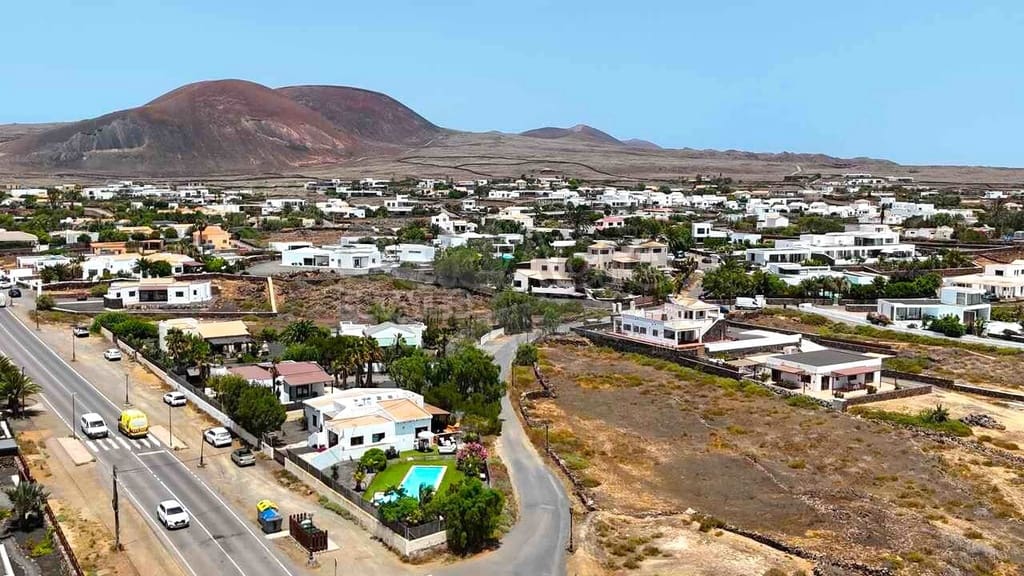 Chalet de 3 habitaciones en Lajares en venta con piscina garaje - 495.000 € (Ref: 10027674)