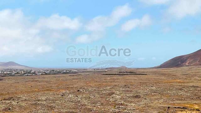 Grunde uden byggetilladelser til salg i Lajares, La Oliva - € 20.000 (Ref: 10033371)