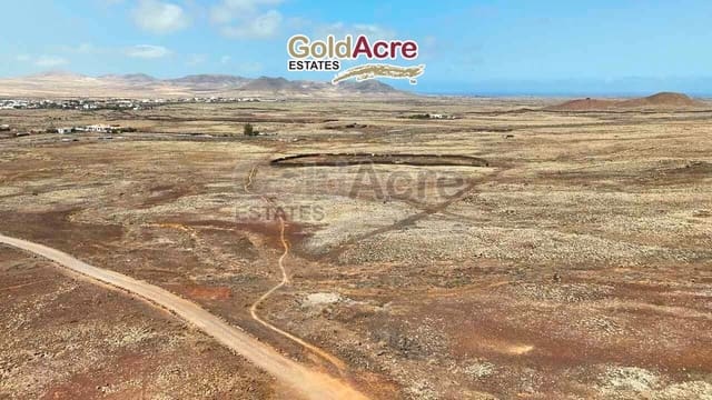 Grunde uden byggetilladelser til salg i Lajares, La Oliva - € 20.000 (Ref: 10033371)