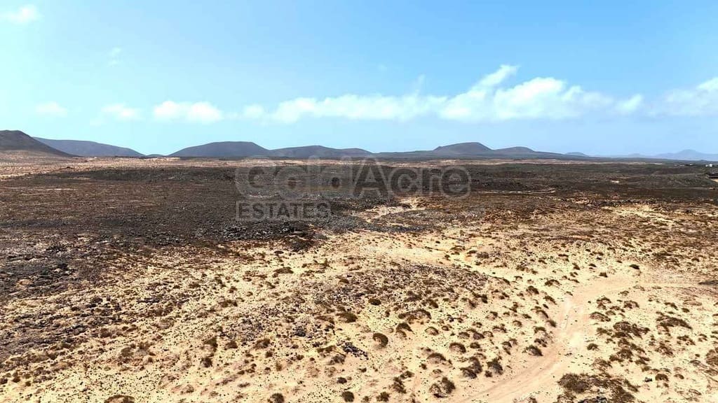 Ubebygd land til salgs i Majanicho - € 49 000 (Ref: 10033372)