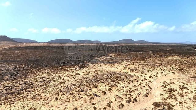 Grunde uden byggetilladelser til salg i Majanicho, La Oliva - € 49.000 (Ref: 10033372)
