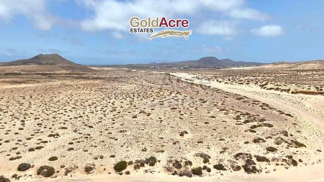 Grunde uden byggetilladelser til salg i Lajares, La Oliva - € 20.000 (Ref: 10033373)