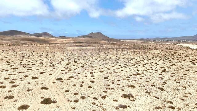 Grunde uden byggetilladelser til salg i Lajares, La Oliva - € 20.000 (Ref: 10033373)