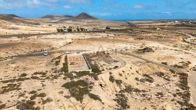 Landgrundstück zu verkaufen in Lajares, La Oliva - 20.000 € (Ref: 10033375)