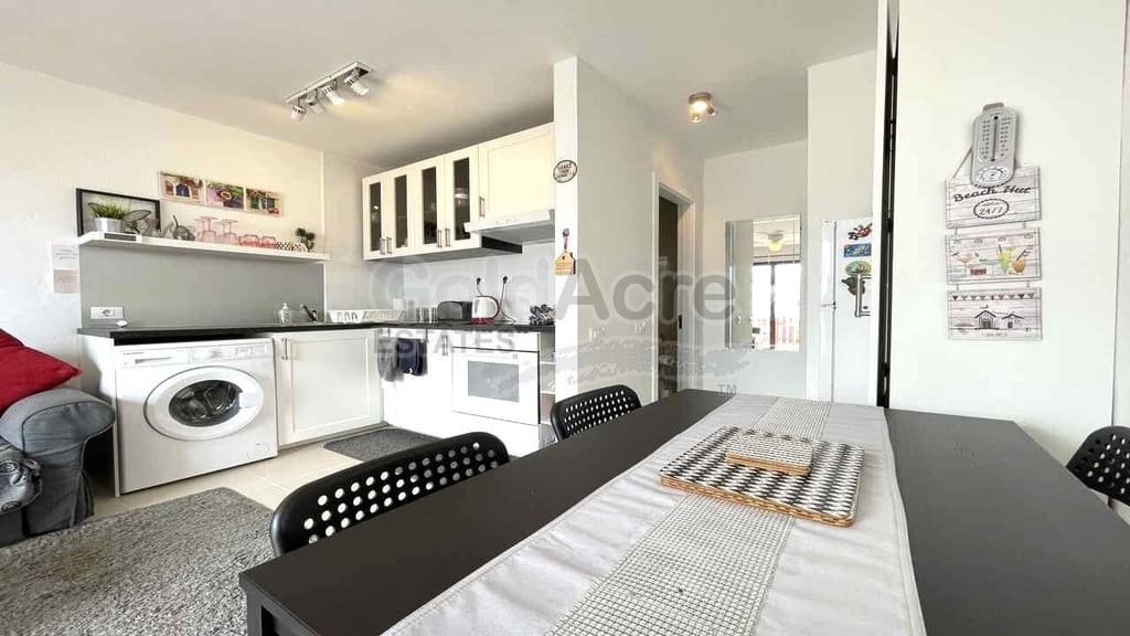 1 makuuhuone Huoneisto myytävänä paikassa Caleta de Fuste mukana uima-altaan - 155 000 € (Ref: 10037786)