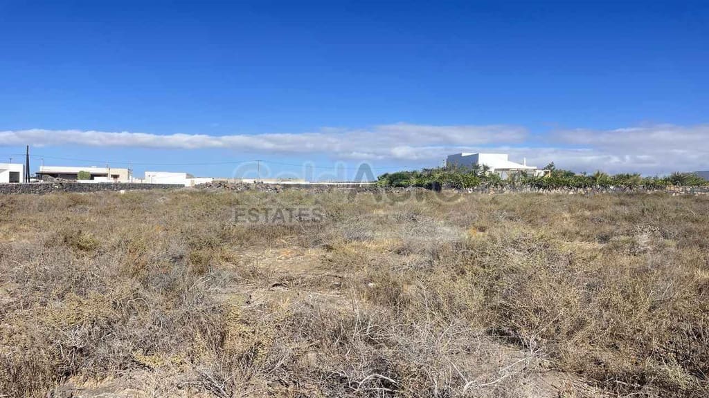 Grunde uden byggetilladelser til salg i Lajares - € 550.000 (Ref: 10037787)