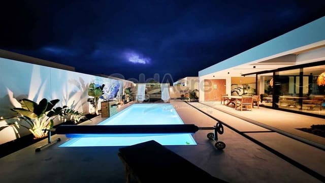 3 chambre Villa/Maison à vendre à Villaverde, La Oliva avec piscine garage - 649 000 € (Ref: 10048620)