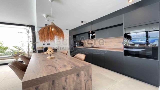 3 chambre Villa/Maison à vendre à Villaverde, La Oliva avec piscine garage - 649 000 € (Ref: 10048620)