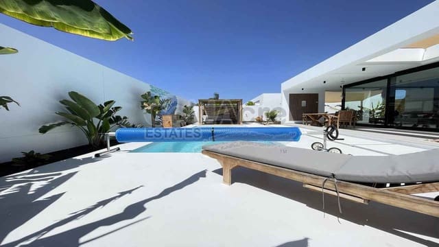 3 chambre Villa/Maison à vendre à Villaverde, La Oliva avec piscine garage - 649 000 € (Ref: 10048620)