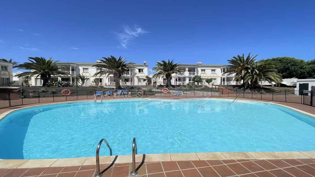 1 sovrum Lägenhet till salu i Corralejo med pool - 149 000 € (Ref: 10054516)