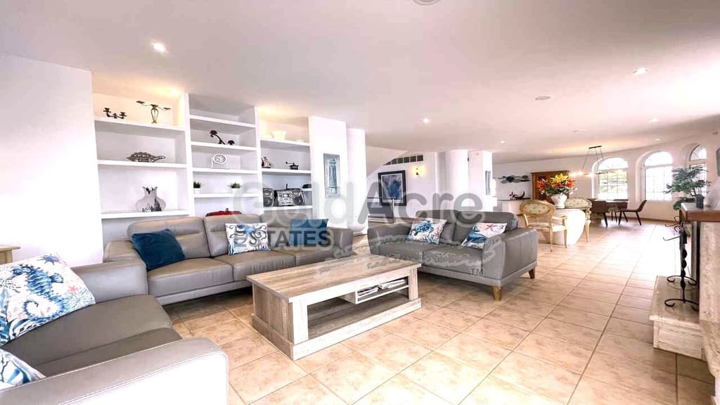 4 quarto Moradia para venda em Corralejo com piscina garagem - 1 390 000 € (Ref: 10094066)