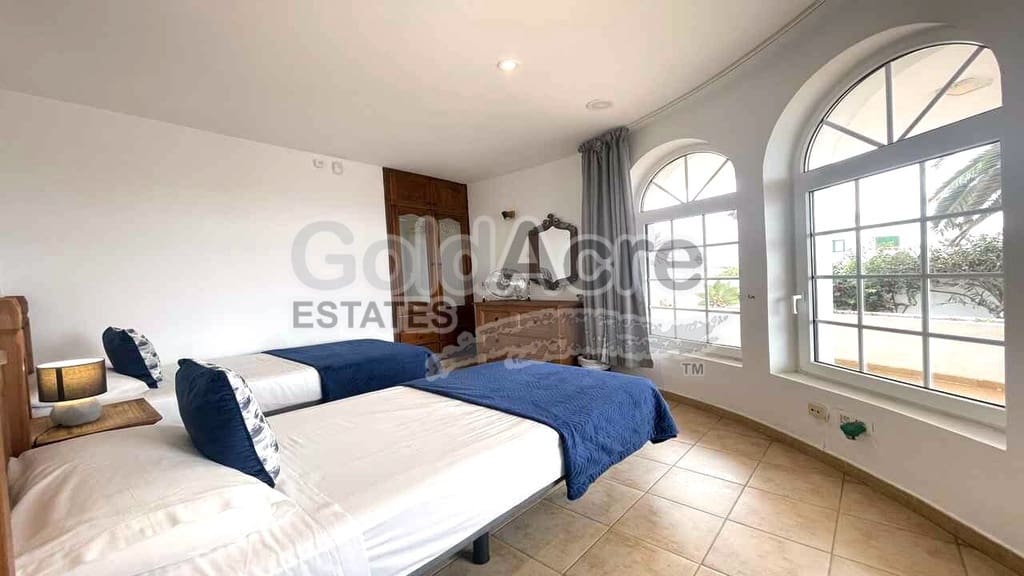 4 quarto Moradia para venda em Corralejo com piscina garagem - 1 390 000 € (Ref: 10094066)