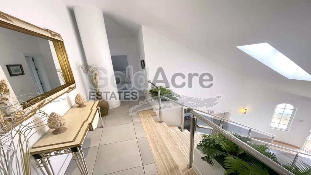 4 quarto Moradia para venda em Corralejo com piscina garagem - 1 390 000 € (Ref: 10094066)