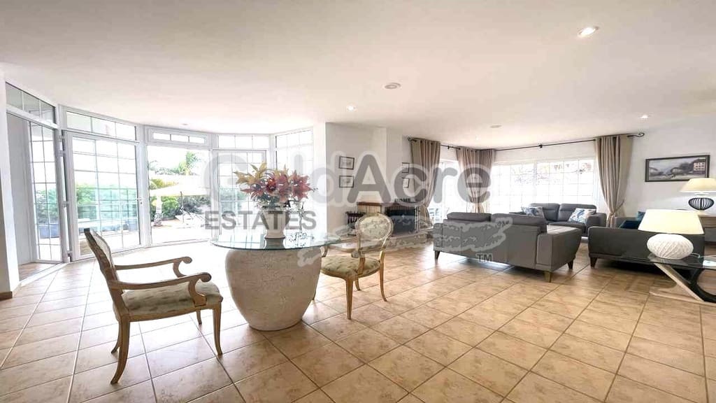 4 quarto Moradia para venda em Corralejo com piscina garagem - 1 390 000 € (Ref: 10094066)