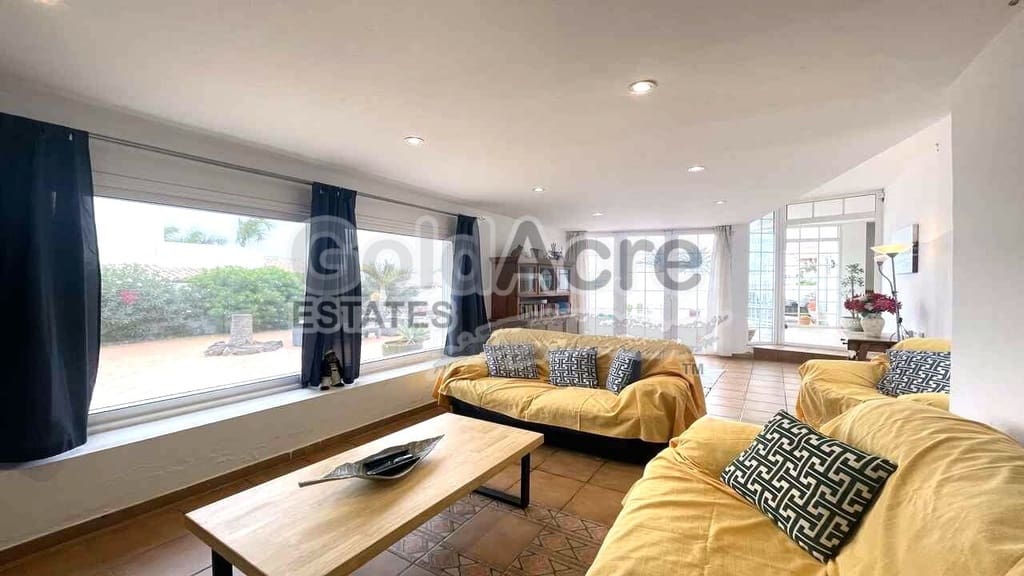 4 quarto Moradia para venda em Corralejo com piscina garagem - 1 390 000 € (Ref: 10094066)