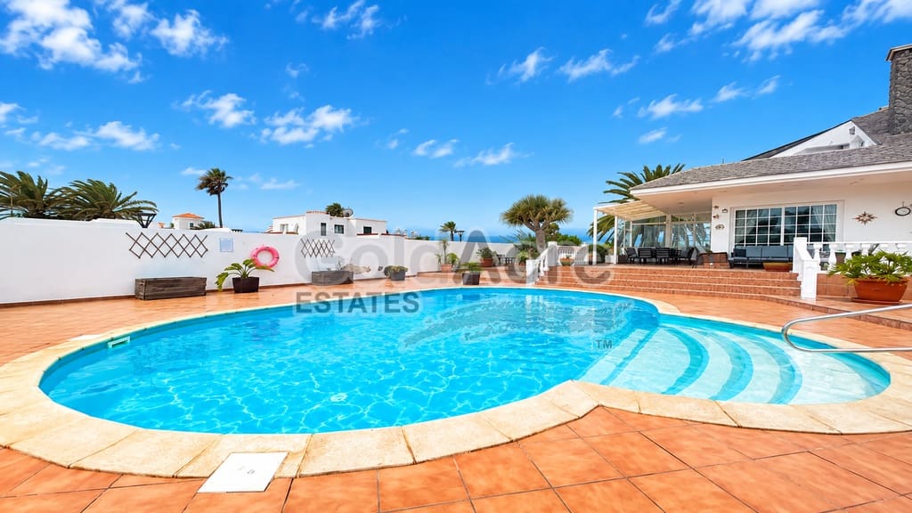 4 quarto Moradia para venda em Corralejo com piscina garagem - 1 390 000 € (Ref: 10094066)
