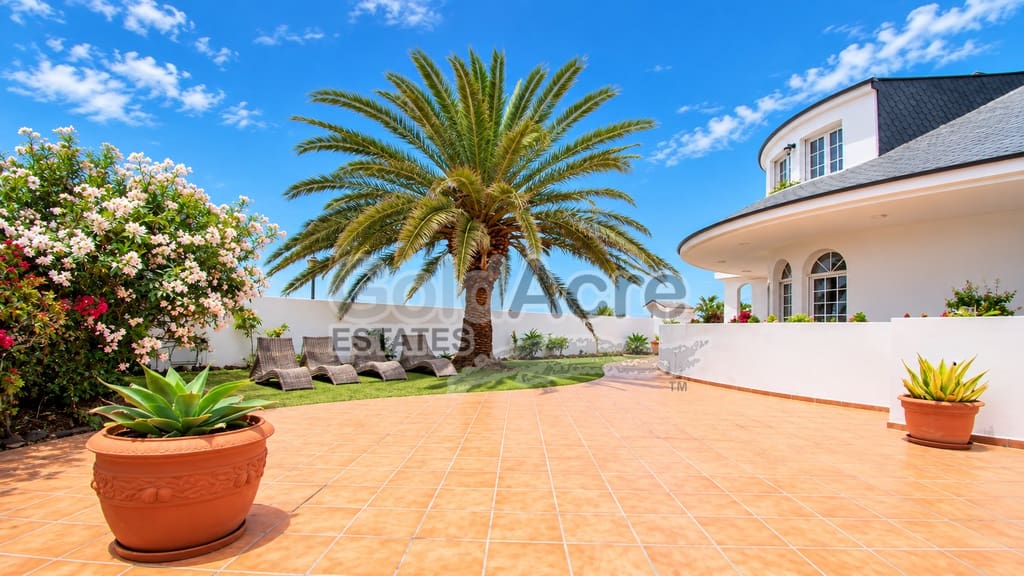4 quarto Moradia para venda em Corralejo com piscina garagem - 1 390 000 € (Ref: 10094066)