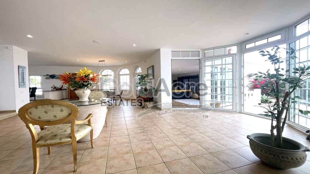 4 quarto Moradia para venda em Corralejo com piscina garagem - 1 390 000 € (Ref: 10094066)