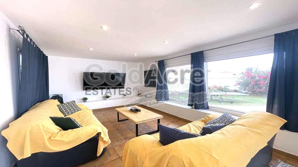 4 quarto Moradia para venda em Corralejo com piscina garagem - 1 390 000 € (Ref: 10094066)