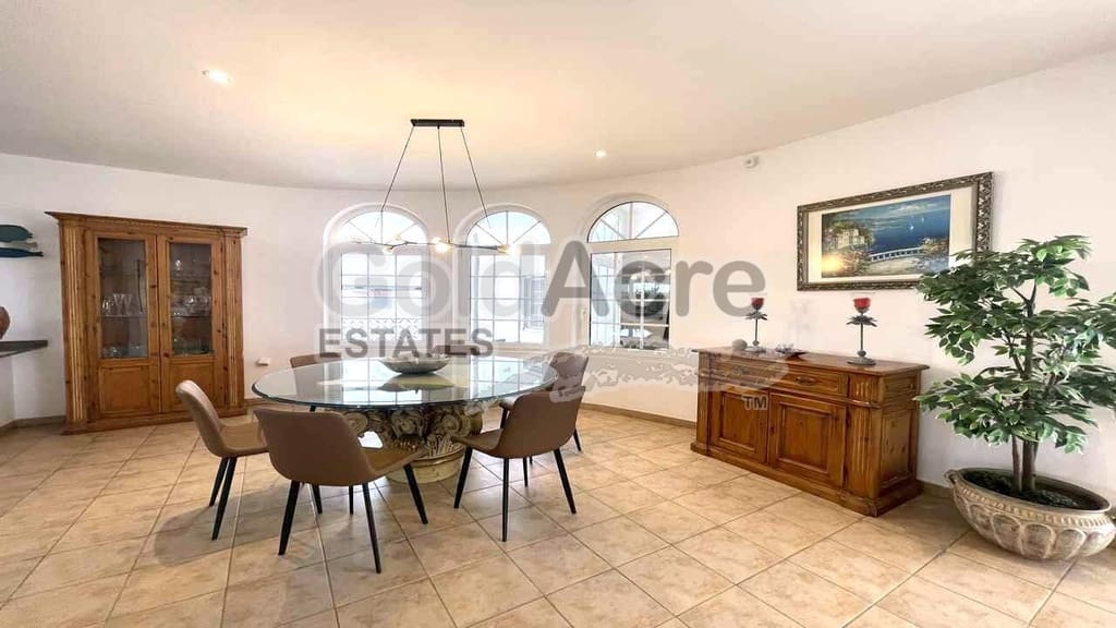 4 quarto Moradia para venda em Corralejo com piscina garagem - 1 390 000 € (Ref: 10094066)