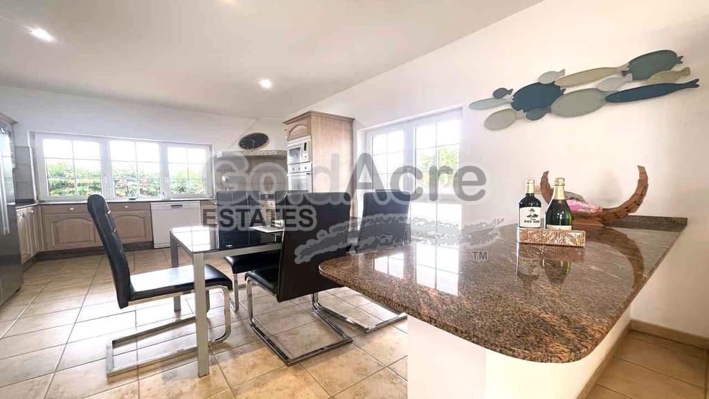 4 quarto Moradia para venda em Corralejo com piscina garagem - 1 390 000 € (Ref: 10094066)