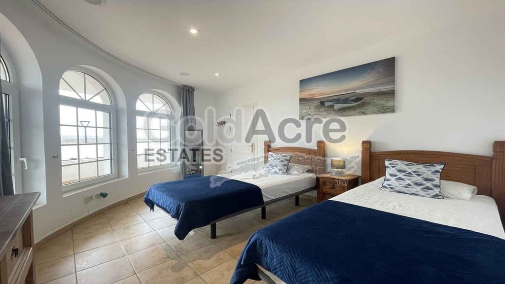 4 quarto Moradia para venda em Corralejo com piscina garagem - 1 390 000 € (Ref: 10094066)