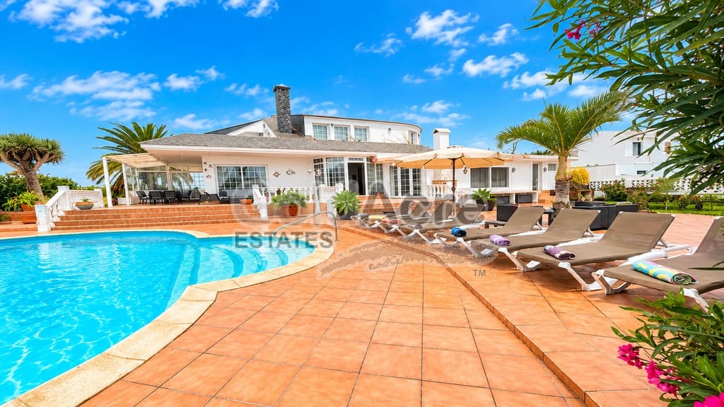 4 quarto Moradia para venda em Corralejo com piscina garagem - 1 390 000 € (Ref: 10094066)