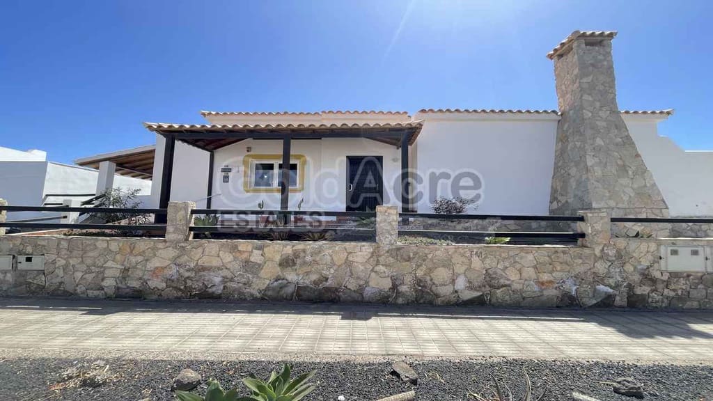 3 chambre Villa/Maison à vendre à Caleta de Fuste avec piscine garage - 475 000 € (Ref: 10097434)