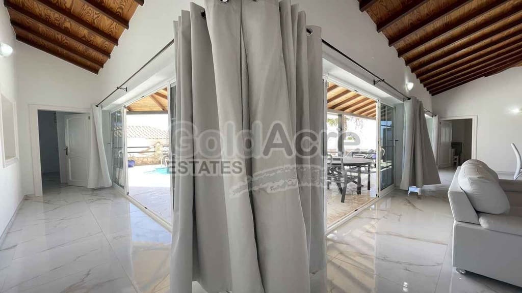 3 chambre Villa/Maison à vendre à Caleta de Fuste avec piscine garage - 475 000 € (Ref: 10097434)
