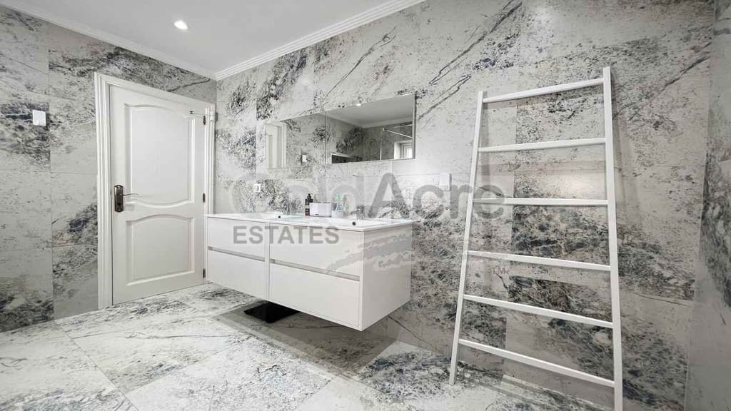 3 chambre Villa/Maison à vendre à Caleta de Fuste avec piscine garage - 475 000 € (Ref: 10097434)