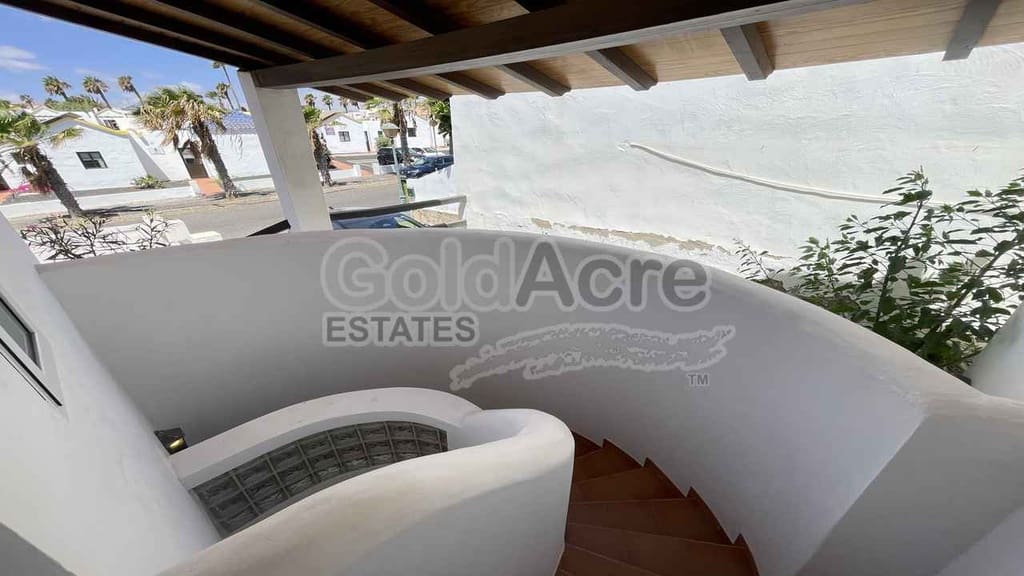 3 chambre Villa/Maison à vendre à Caleta de Fuste avec piscine garage - 475 000 € (Ref: 10097434)