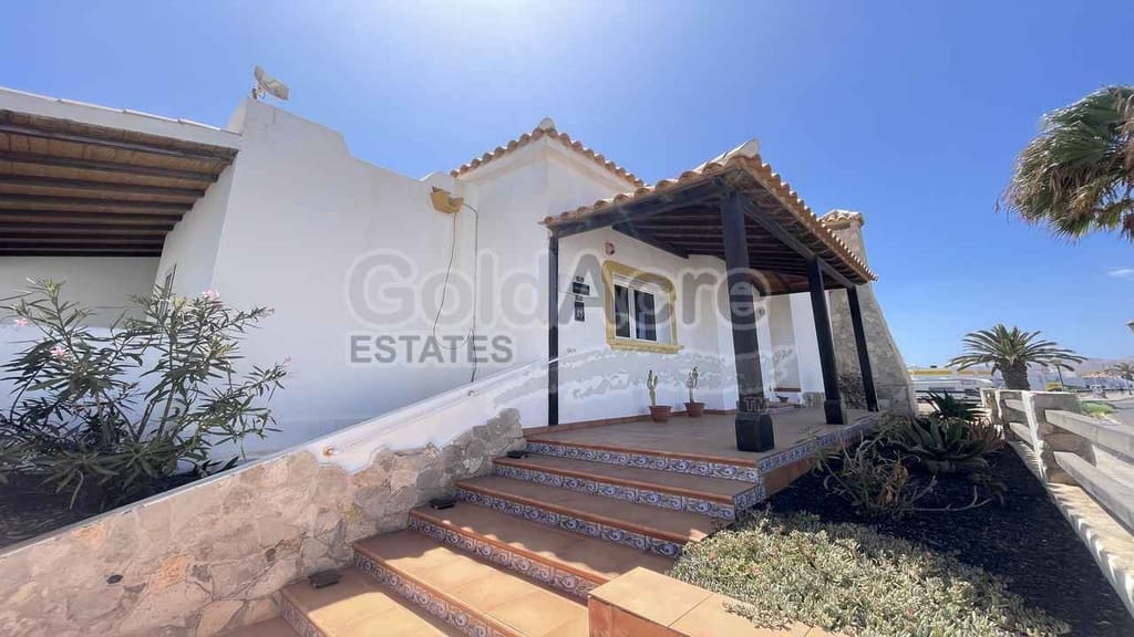 3 chambre Villa/Maison à vendre à Caleta de Fuste avec piscine garage - 475 000 € (Ref: 10097434)