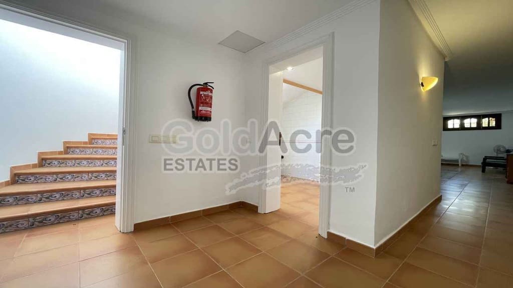 3 chambre Villa/Maison à vendre à Caleta de Fuste avec piscine garage - 475 000 € (Ref: 10097434)