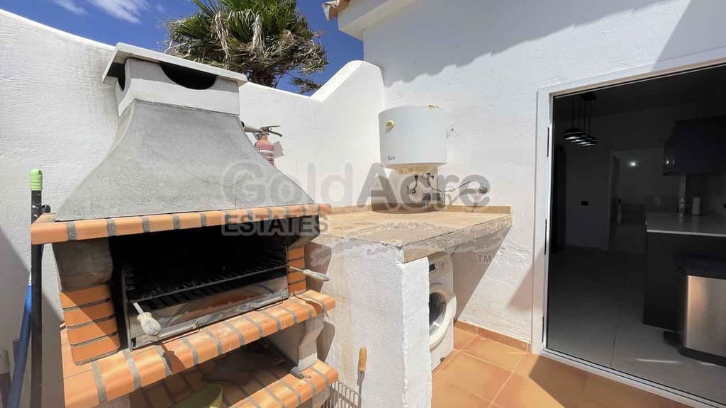 3 chambre Villa/Maison à vendre à Caleta de Fuste avec piscine garage - 475 000 € (Ref: 10097434)