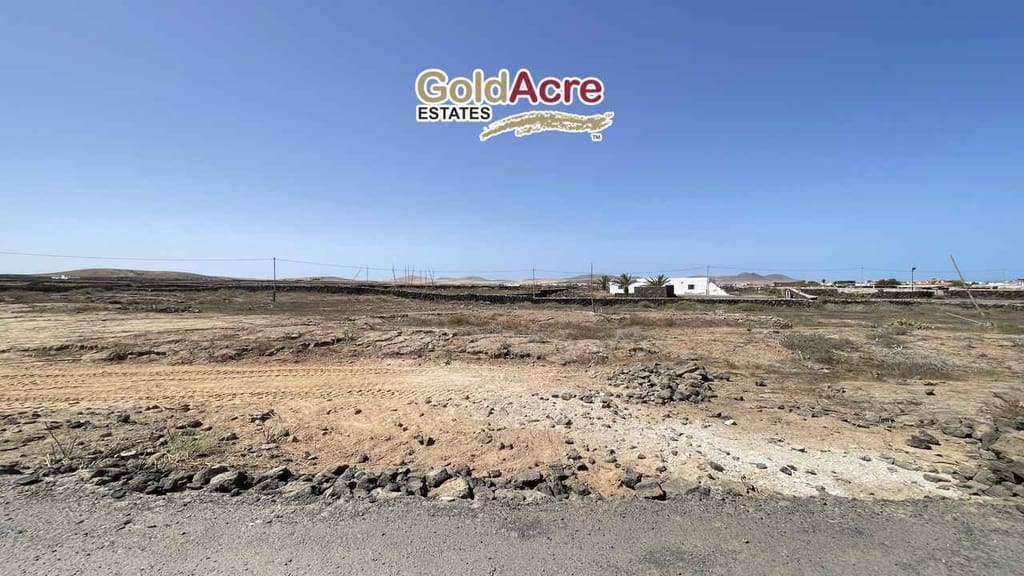 Ubebygd land til salgs i Lajares - € 170 000 (Ref: 10110429)
