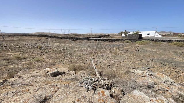 Teren niezagospodarowany na sprzedaż w Lajares, La Oliva - 170 000 € (Ref: 10110429)