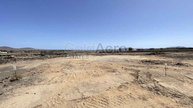 Teren niezagospodarowany na sprzedaż w Lajares, La Oliva - 199 500 € (Ref: 10113485)