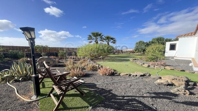 5 soverom Villa til salgs i Villaverde, La Oliva med svømmebasseng - € 970 000 (Ref: 10118653)