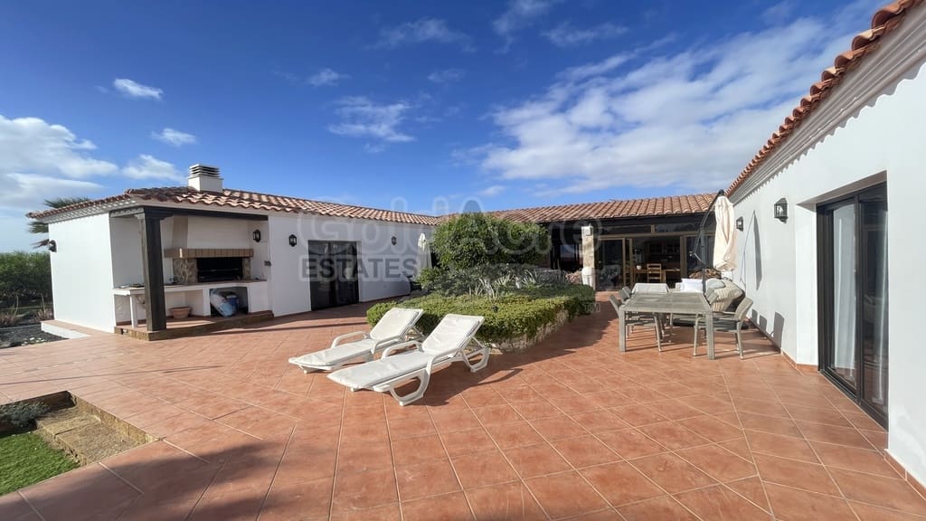 5 soverom Villa til salgs i Villaverde med svømmebasseng - € 970 000 (Ref: 10118653)