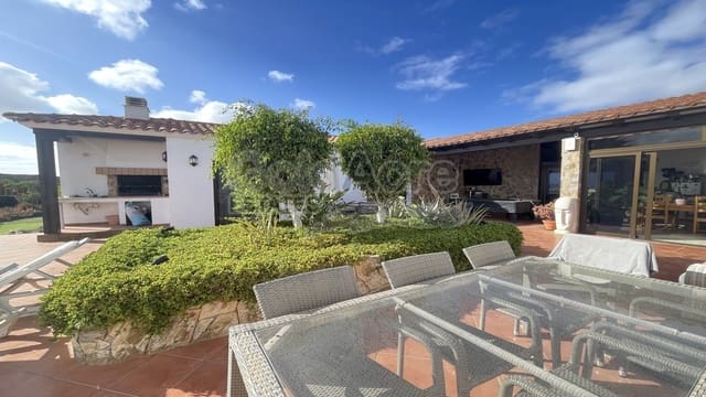 5 soverom Villa til salgs i Villaverde, La Oliva med svømmebasseng - € 970 000 (Ref: 10118653)